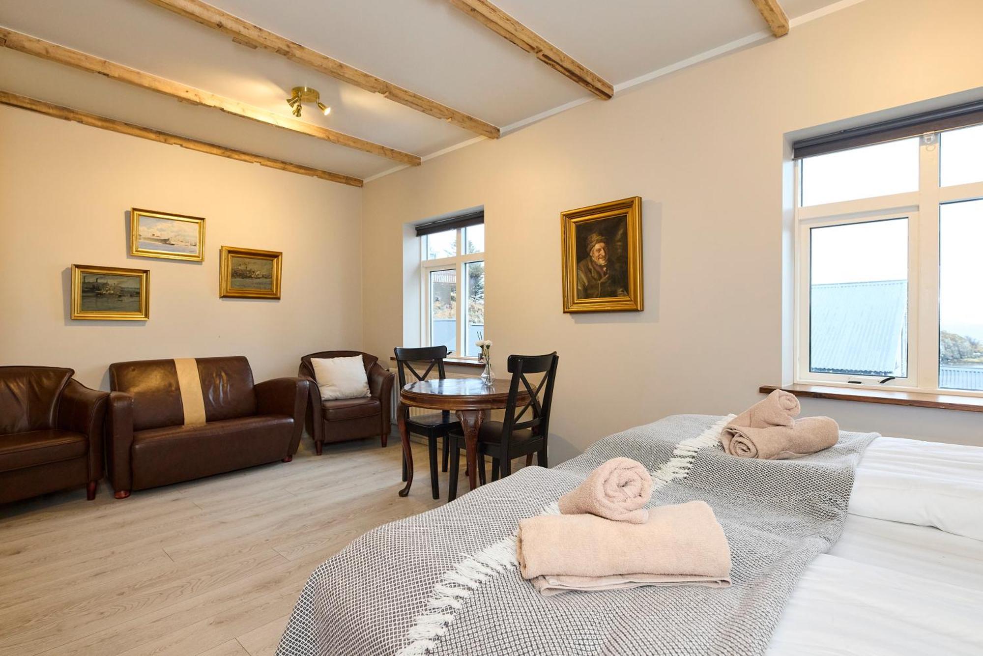 Englendingavik Homestay Borgarnes Exteriör bild